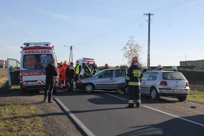 Wypadek przy wylocie z Piasków - zdjęcia