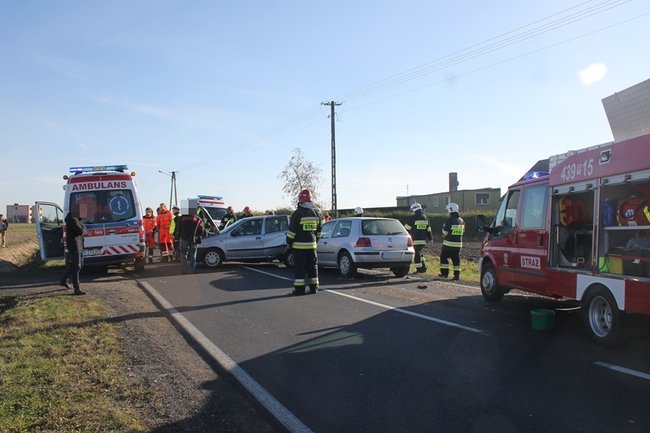 Wypadek przy wylocie z Piasków - zdjęcia