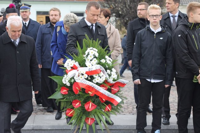 Nie sercem i szablą, ale piórem i rozumem...