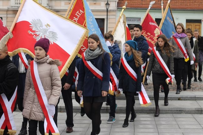 Nie sercem i szablą, ale piórem i rozumem...