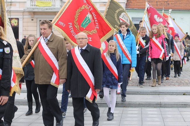Nie sercem i szablą, ale piórem i rozumem...