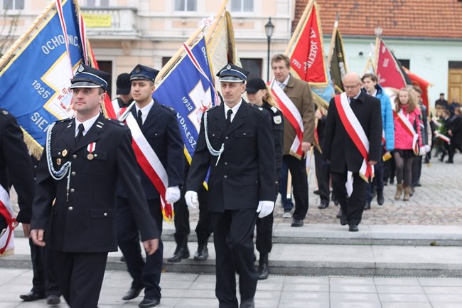 Nie sercem i szablą, ale piórem i rozumem...