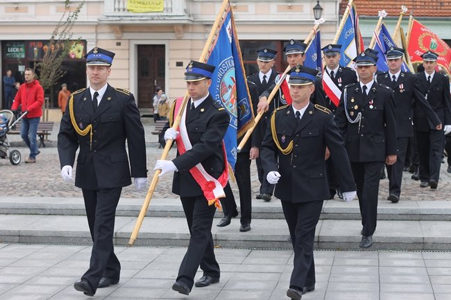 Nie sercem i szablą, ale piórem i rozumem...
