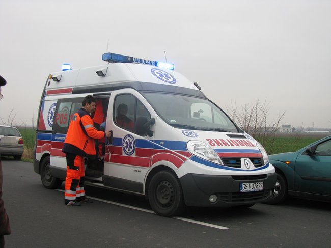 Wtargnęła prosto pod koła - zdjęcia