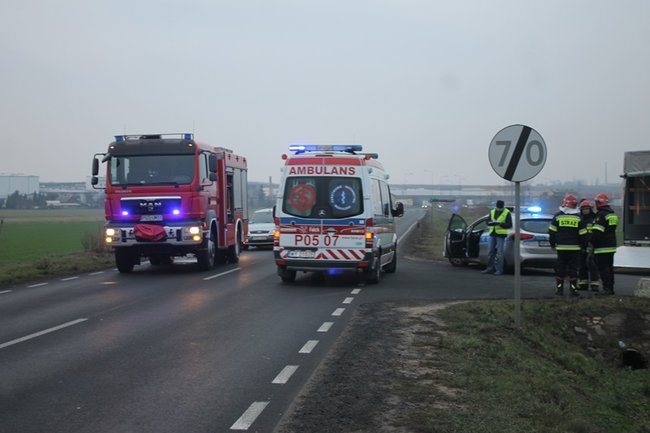Zderzenie trzech samochodów - zdjęcia