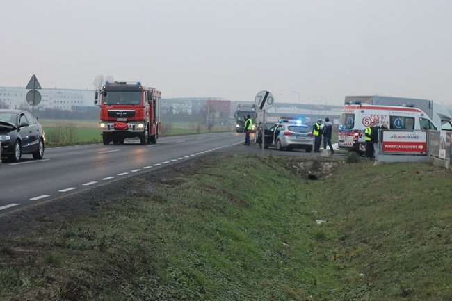 Zderzenie trzech samochodów - zdjęcia