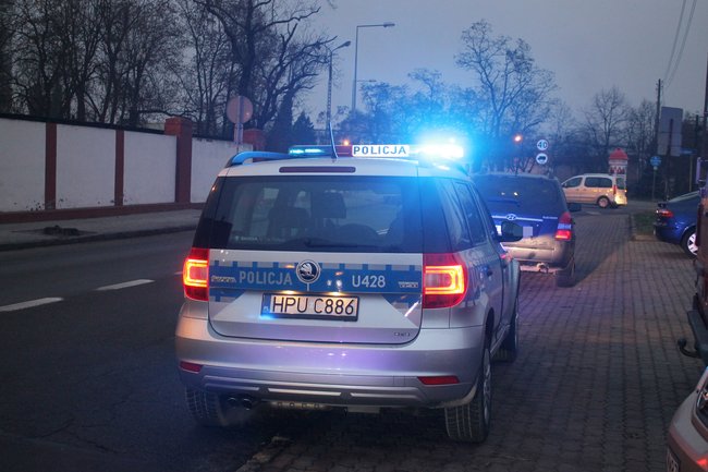 Kolizja na skrzyżowaniu - zdjęcia