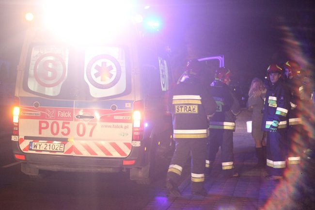 Czołowe zderzenie. Dwie osoby w szpitalu - zdjęcia