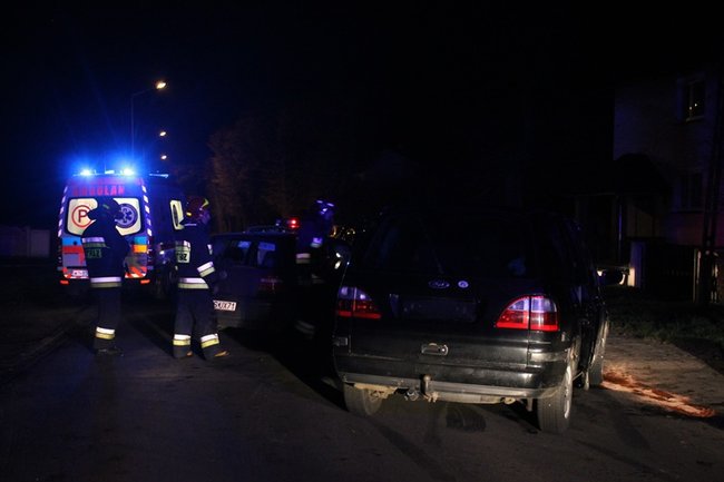 Czołowe zderzenie. Dwie osoby w szpitalu - zdjęcia