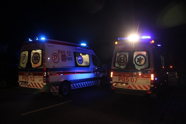 Czołowe zderzenie. Dwie osoby w szpitalu - zdjęcia