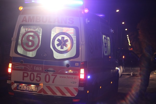 Czołowe zderzenie. Dwie osoby w szpitalu - zdjęcia