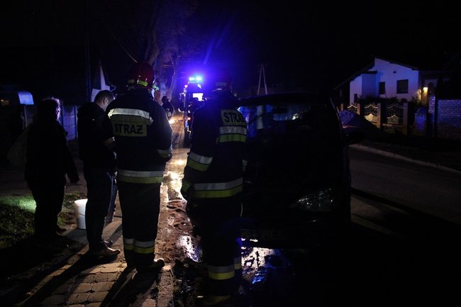 Czołowe zderzenie. Dwie osoby w szpitalu - zdjęcia