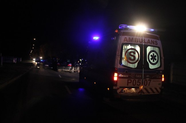 Czołowe zderzenie. Dwie osoby w szpitalu - zdjęcia