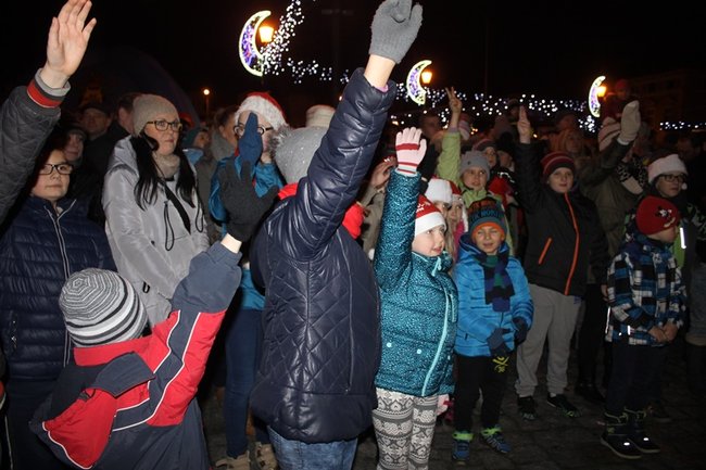 Świąteczny klimat na rynku - zdjęcia