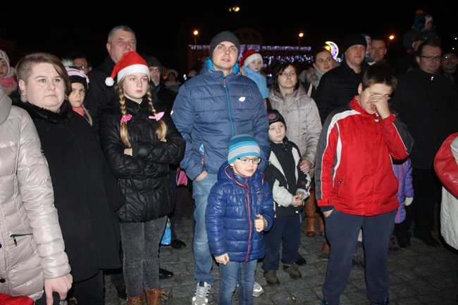 Świąteczny klimat na rynku - zdjęcia