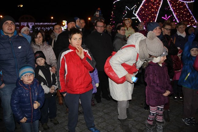 Świąteczny klimat na rynku - zdjęcia