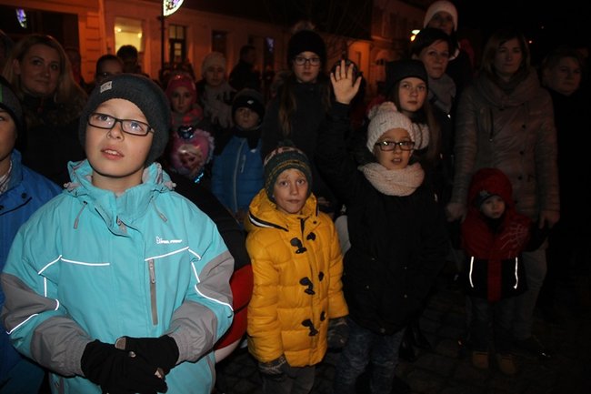 Świąteczny klimat na rynku - zdjęcia