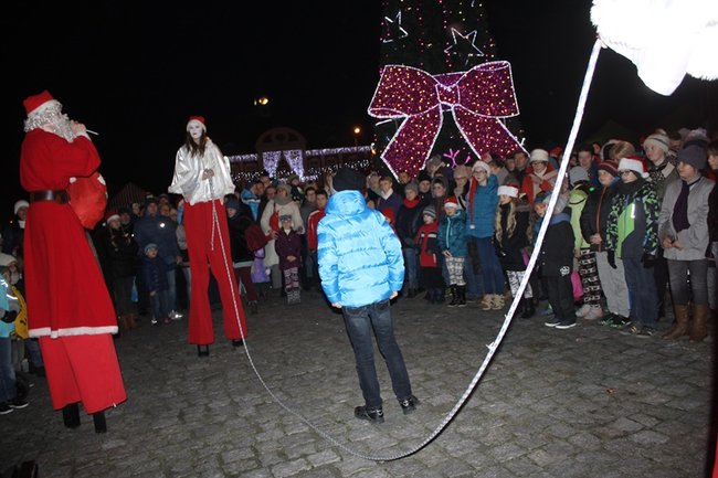 Świąteczny klimat na rynku - zdjęcia