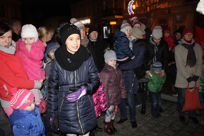 Świąteczny klimat na rynku - zdjęcia
