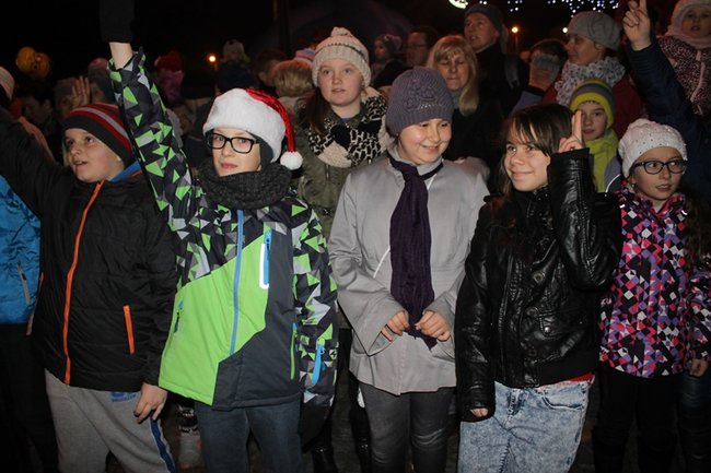Świąteczny klimat na rynku - zdjęcia