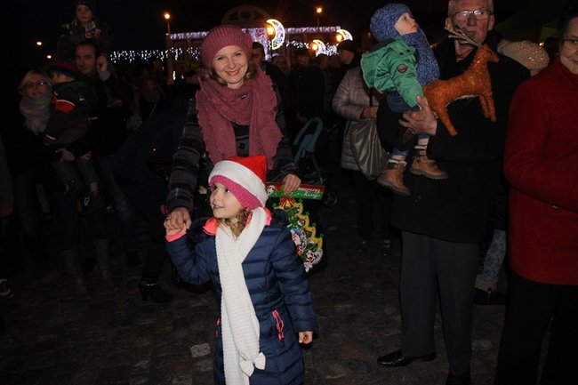 Świąteczny klimat na rynku - zdjęcia