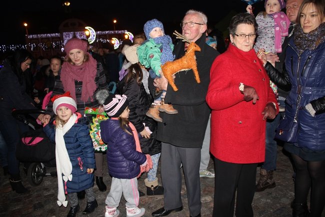 Świąteczny klimat na rynku - zdjęcia