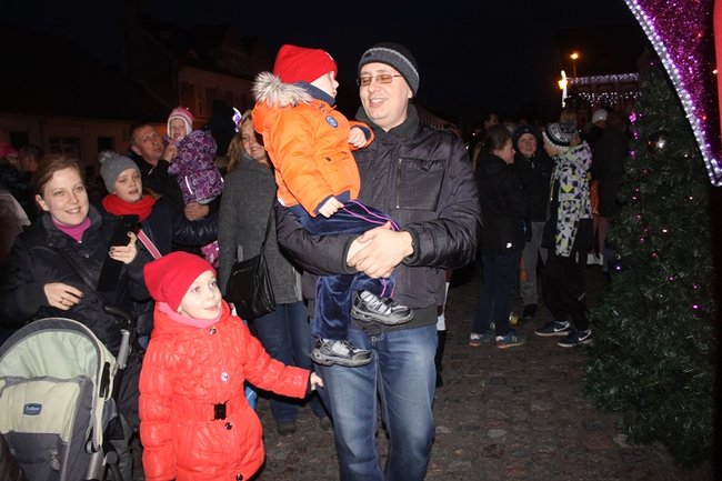 Świąteczny klimat na rynku - zdjęcia