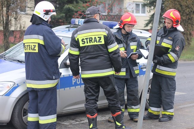 Wyprzedzała na skrzyżowaniu? - zdjęcia
