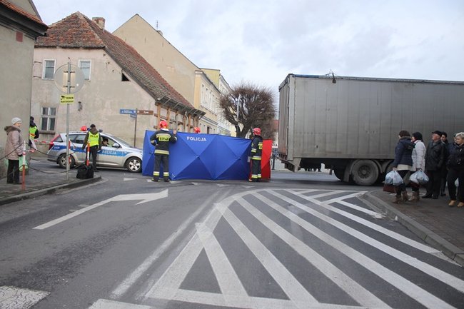 Śmierć pod kołami tira - zdjęcia