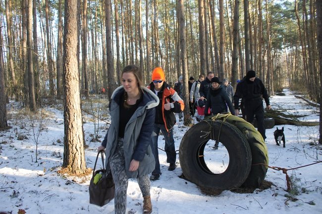 Zbierali datki w lodowatej wodzie - zdjęcia