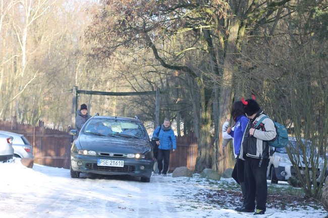 Zbierali datki w lodowatej wodzie - zdjęcia