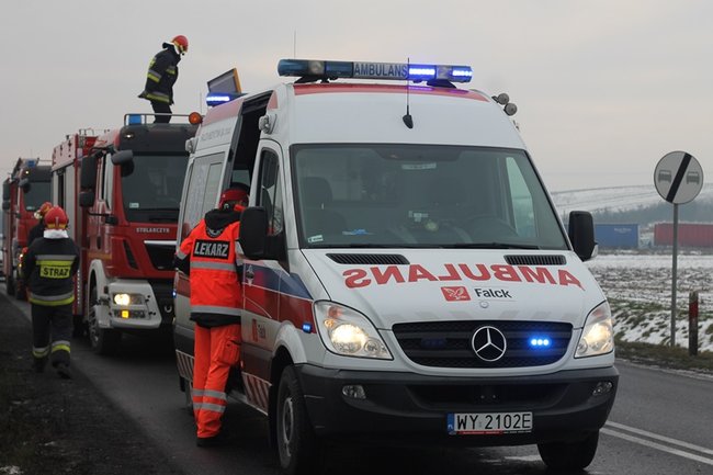 Jechała za szybko, wypadła z drogi? - zdjęcia