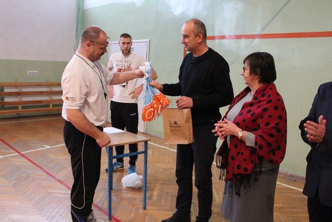 Noworoczny basket ? zdjęcia