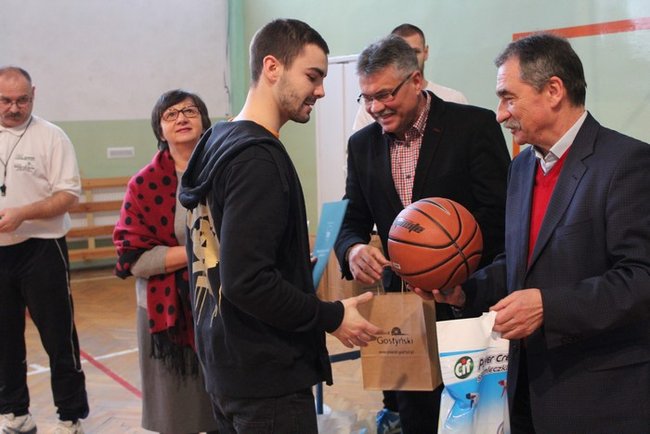 Noworoczny basket ? zdjęcia