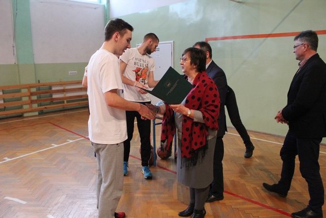 Noworoczny basket ? zdjęcia
