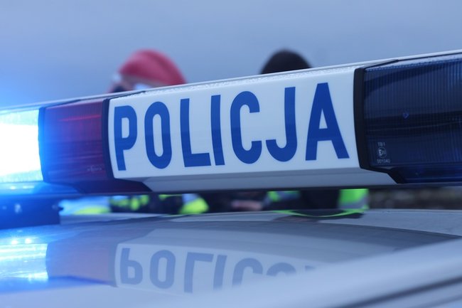 Siła uderzenia wyrzuciła ich w pole - zdjęcia