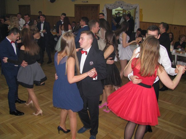 Studniówka z sukcesem w tle - zdjęcia