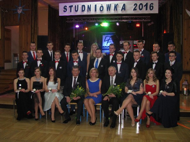 Studniówka z sukcesem w tle - zdjęcia