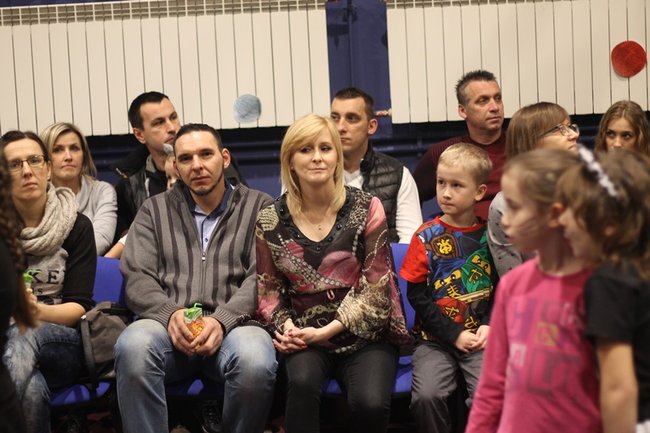 Kocie uszka, wąsy i ogonki - zdjęcia
