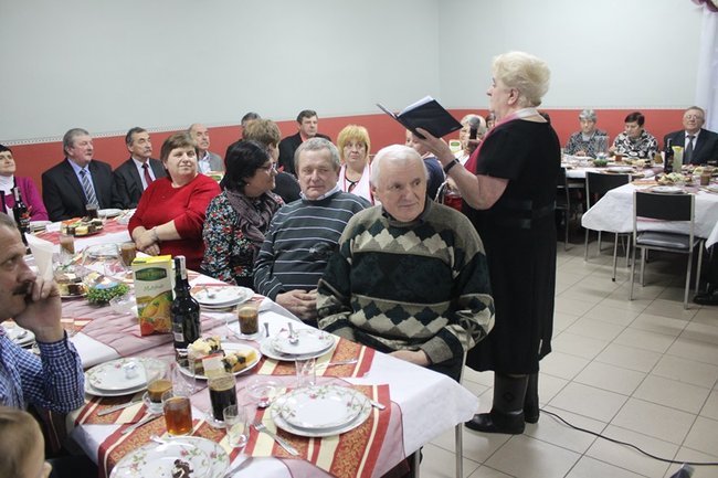 Wyrwały seniorów z domu - zdjęcia