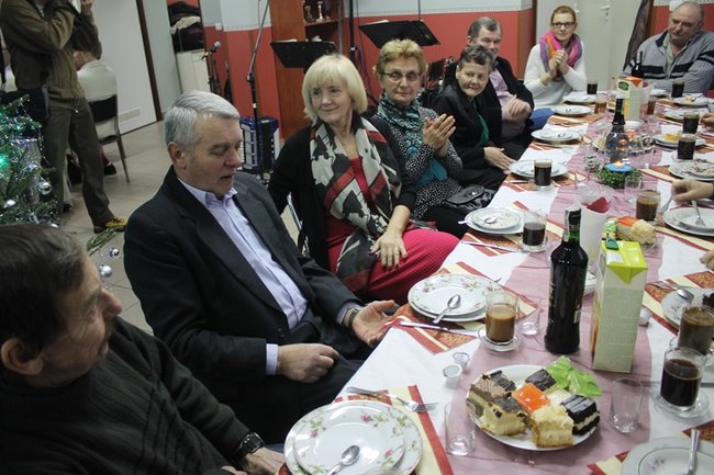 Wyrwały seniorów z domu - zdjęcia