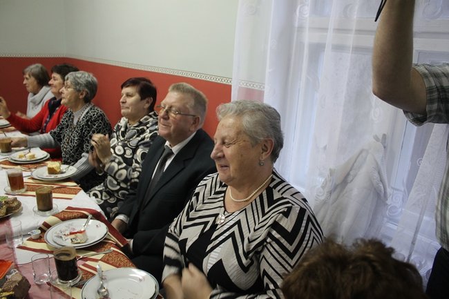 Wyrwały seniorów z domu - zdjęcia