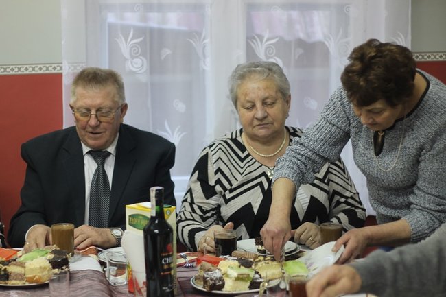 Wyrwały seniorów z domu - zdjęcia