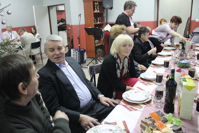 Wyrwały seniorów z domu - zdjęcia