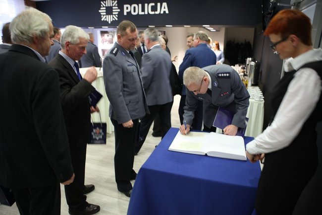 Po 31 latach służby przeszedł na emeryturę