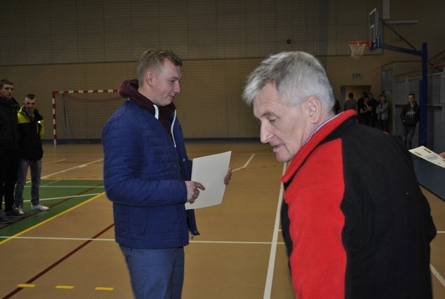 Biegali za piłką jak do pożaru ? zdjęcia