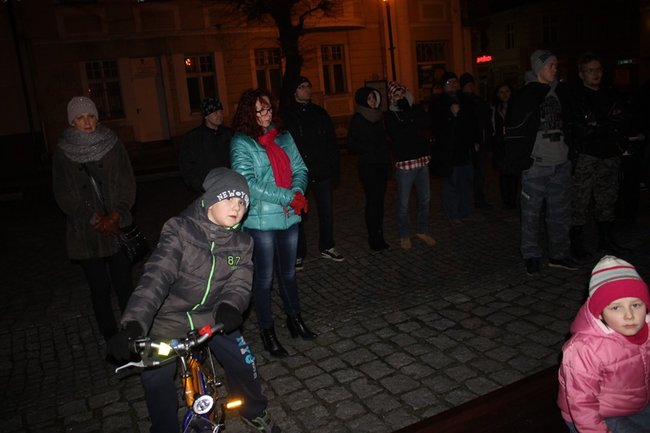 Książki płonęły na rynku - zdjęcia