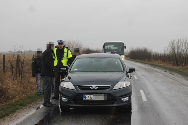 Wcześniej wyprzedzał ciągnik - zdjęcia