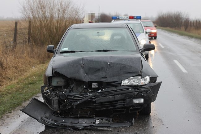 Wcześniej wyprzedzał ciągnik - zdjęcia
