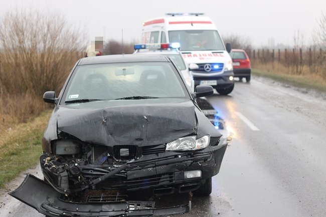 Wcześniej wyprzedzał ciągnik - zdjęcia